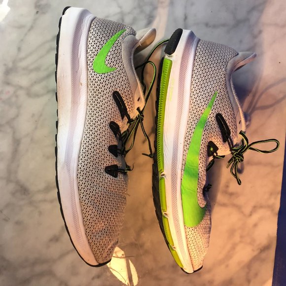Nike Quest Mens Running Shoes Sneakers White Grey Lime Green Swoop Sz 11.5 - Picture 5 of 13